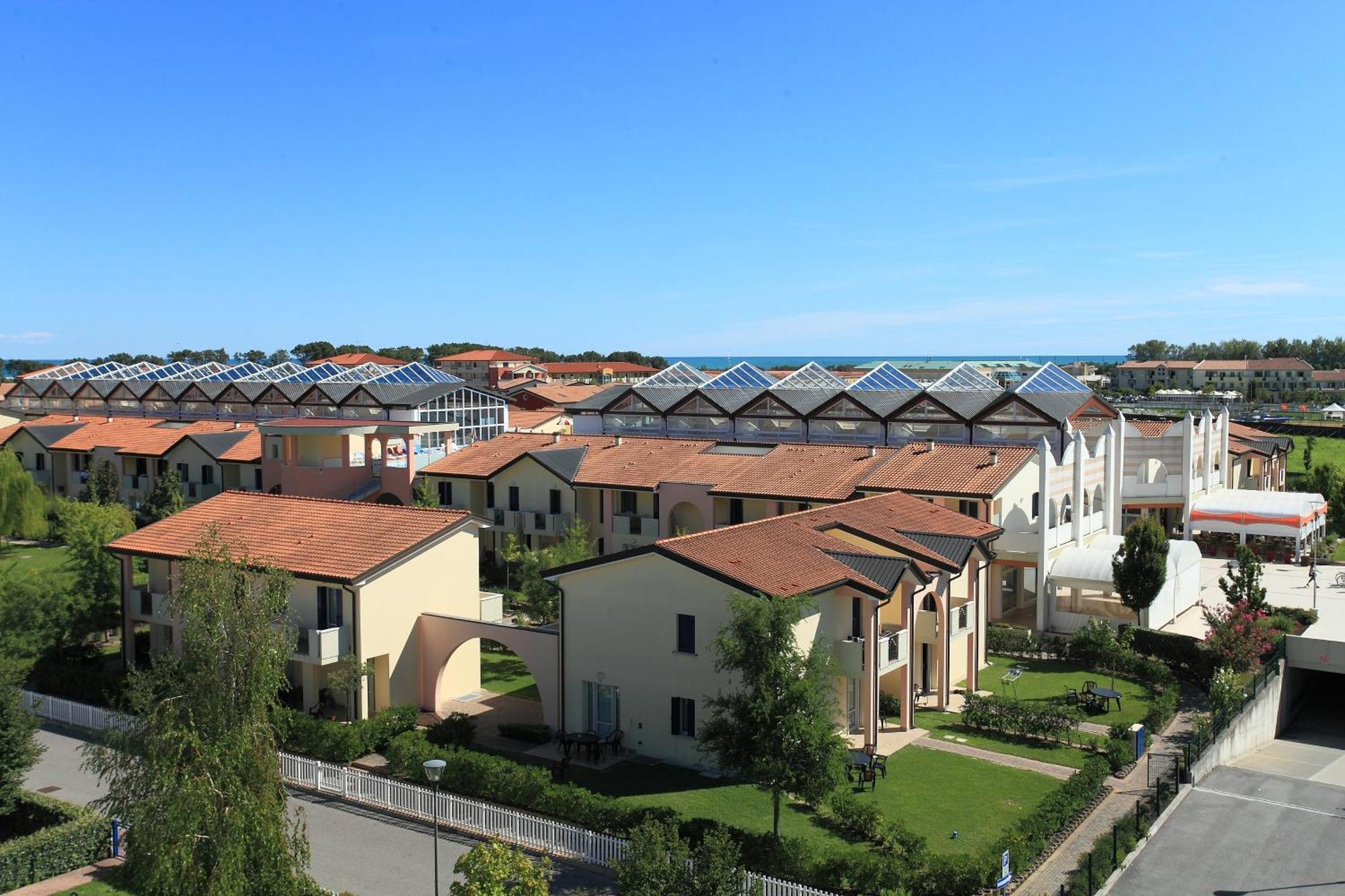 Altanea Residences Con Piscina Caorle Exterior photo
