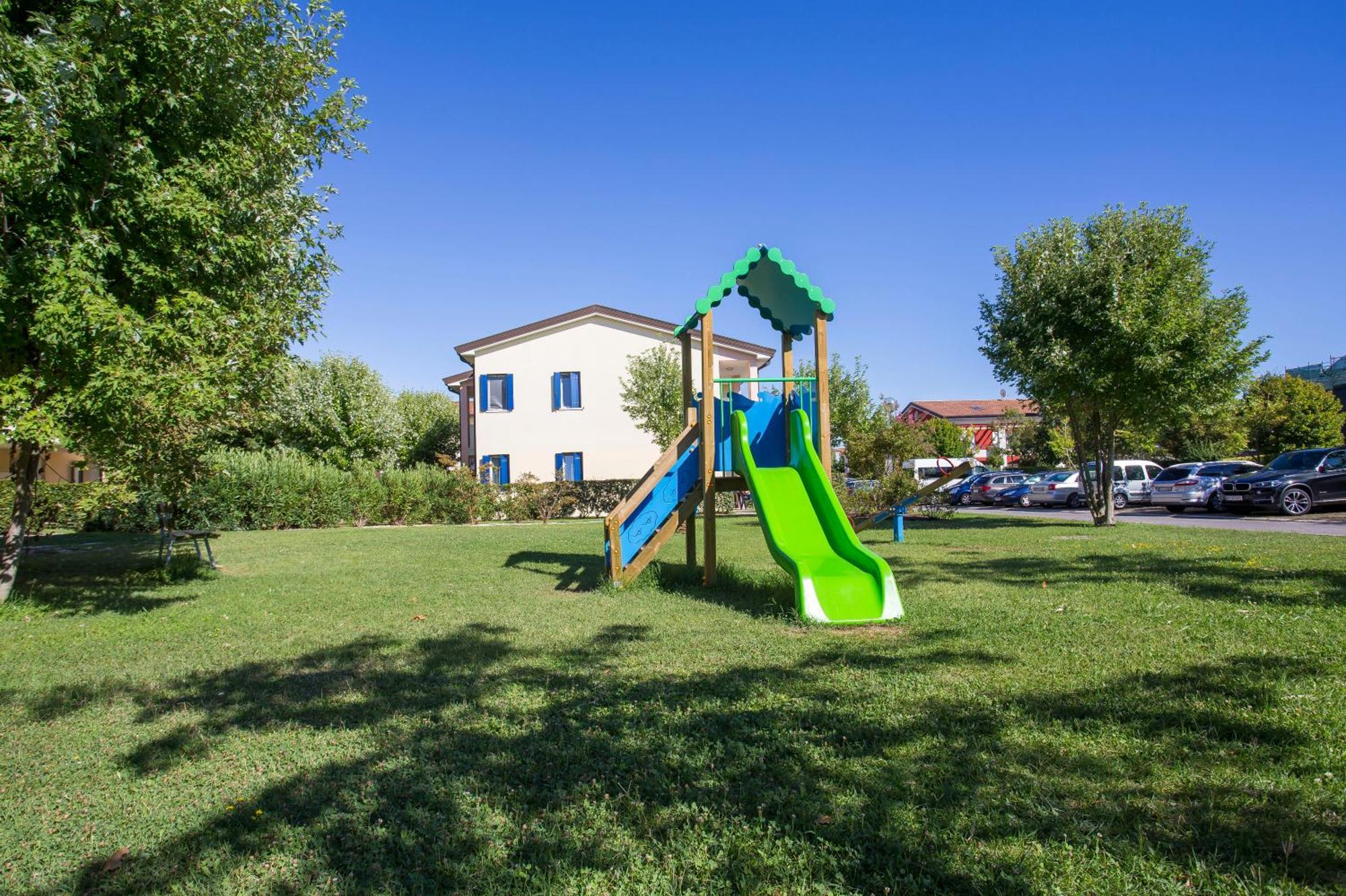 Altanea Residences Con Piscina Caorle Exterior photo
