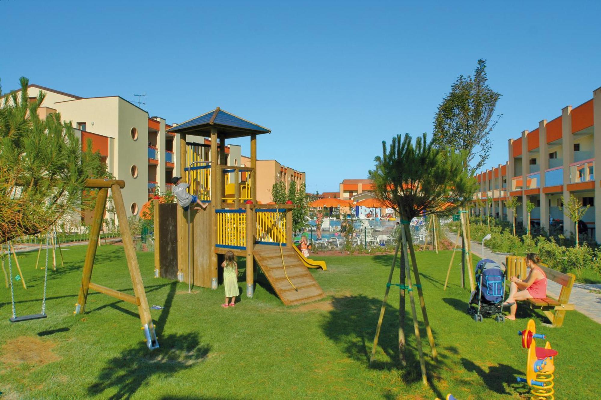 Altanea Residences Con Piscina Caorle Exterior photo